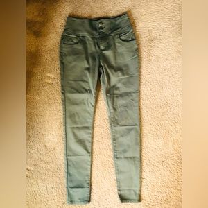 Hybrid & Company booty lifting pants, size 7
